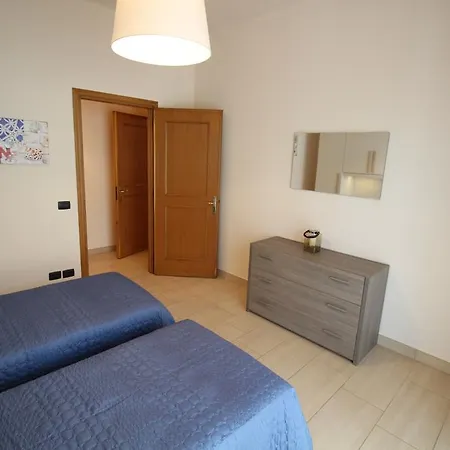 Colombo Trilocale 249 Daire